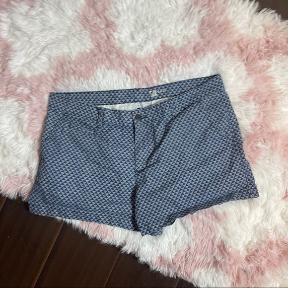 GAP Blue geometric khaki shorts women’s size 14R